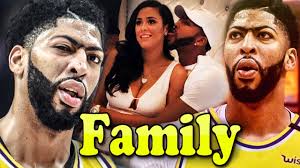 The current girlfriend of nba player anthony davis, with whom she welcomed a beautiful daughter in 2017. Anthony Davis Family Photos With Girlfriend Marlen P And Dylan Gonzalez 2019 Youtube