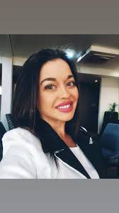 Nikki Blake (@nikilishious)