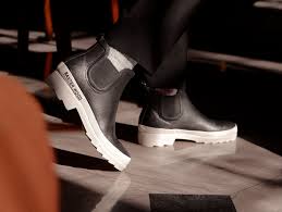 Browse our collection of fashion, fine & designer jewelry. 7 Black Owned Shoe Accessory Brands You Need To Know Blackownedassociation Com Black Owned Businesses