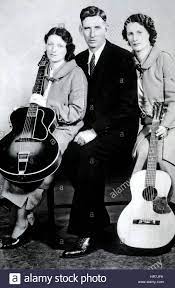 Find the perfect carter family stock photos and editorial news pictures from getty images. Carter Family Amerikanischen Folk Trio Uber 1927 Von Links Maybelle Alvin Sara Stockfotografie Alamy
