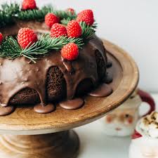 Festive wreath bundt cake for christmas entertaining. Chocolate Raspberry Red Wine Wreath Bundt Cake