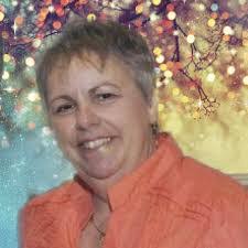 Wendy Burgett's Instagram, Twitter & Facebook