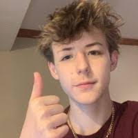 Dawn Menne's Instagram, Twitter & Facebook