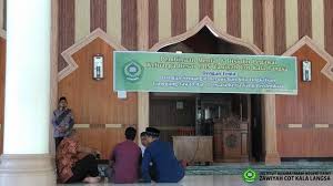 Kerja dan tugas kesehariannya tidak akan dianggap sebagai satu beban atau. Membangun Etos Kerja Yang Berdedikasi
