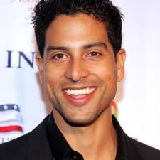 The choice of flower can be symbolic too, with the red rose meaning love and passion, white carnation meaning luck and the daffodil representing respect. 10 Famous Latino Men S Hairstyles