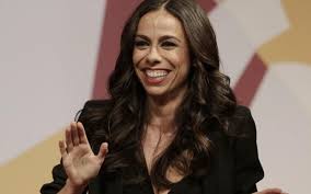 Filomena cautela (born 16 december 1984) is a portuguese television presenter and actress. Filomena Cautela Recorda Erro Hilariante Cometido Durante A Primeira Edicao De Morangos Com Acucar