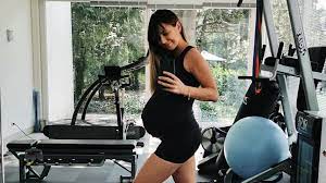 Frau anna ist wieder schwanger. Tochter Ganz Aufgeregt Anna Lewandowska Gibt Baby Update Promiflash De
