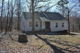 702 Goode Dr Front Royal Va 22630 Front Royal Renting A House Outdoor Structures