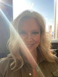 Lori Eisler's Instagram, Twitter & Facebook