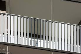 Staketengelander Gesamtgewicht Ca 100 T Brustungsgelander Aus Webnet Edelstahlnetz Ca 180 Laufmeter Balkon Gelander Design Brustungsgelander Brustung