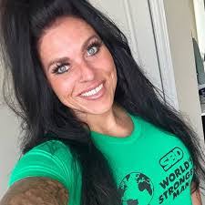 Kimberly Derks's Instagram, Twitter & Facebook