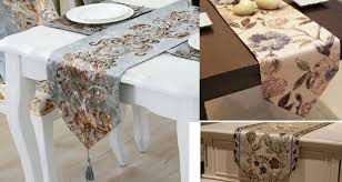 Bu modeller sadece sehpa örtüsü değil aynı zamanda kırlentler ile ya da masa üstü aksesuarları ile takım ürünlerdir. 2019 Yeni Trend Dekoratif Runner Ortu Modelleri Dekorstilleri Com