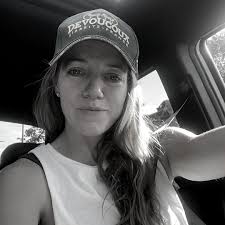 C'est aujourd'hui qu'on vous présente Frédérique H. AKA 'Fré', ambassadrice  de la communauté Outremont, une adepte de la course et de la performance.  Avec le 6AM, elle désire partager la course dans