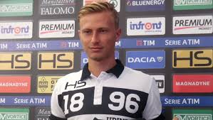 Matej vydra (repubblica ceca) un tiro di sinistro da centro area parato palla indirizzata nell'angolino in basso a destra. La Repubblica Ceca Batte Il Qatar In Gol Barak Mondo Udinese