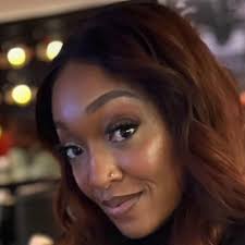 Excited to share that I've been promoted to Account Executive at HubSpot  and will be joining the Small Business Segment tomorrow!