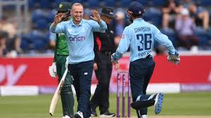Find the complete scorecard of pakistan vs england final online England Vs Pakistan 1st Odi Mahmood Malan Star As Second String Eng Thrash Pak By 9 Wickets Trustinews Com