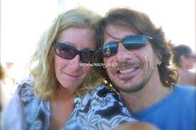 Looking for someone who can help around the house and take care of the  dogs, then enjoy the beach in California, USA