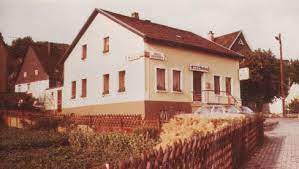 Blaues haus wiemker weg 3, 57413 finnentrop (bamenohl) aral. Geschichte Das Blaue Haus