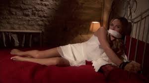 Le criminel le plus recherché du monde se rend mystérieusement à la police et offre. Rencontre Avec Melanie Maudran La Mysterieuse Sandrine Dans La Serie Section De Recherches Webtoulousain Fr