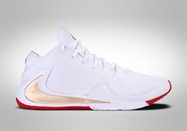 Giannis antetokounmpo und nike haben einen schuh kreiert, der auf dem court und auf der straße ein highlight ist. Nike Zoom Freak 1 Roses Giannis Antetokounmpo Fur 122 50 Basketzone Net