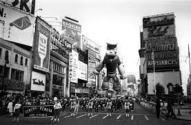 Check spelling or type a new query. 20 Fascinating Vintage Photographs From The 1961 Macy S Thanksgiving Day Parade Vintage Everyday
