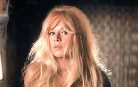 Η σπάνια κοινή φωτό τους που μας συγκίνησε. Apokalypsh H Mystikh Episkepsh Sthn Alikh Boygioyklakh Kai Oi Fwtografies Sto Nekrokrebato Apokalypsi I Mystiki Episkepsi Stin Aliki Vougiouklaki Kai Oi Fotografies Sto Nekrokrevato