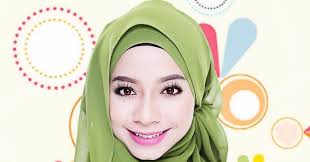 Drama dia semanis honey mengisahkan tentang sebuah pertunangan yang tidak dipersetujui oleh hani lakonan siti nordiana dan ahnaf lakonan alif satar. Biodata Nadya Syahera Pelakon Cantik Dalam Dia Semanis Honey Azhan Co