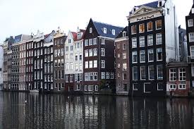 Amsterdam is the capital and most populous city of the netherlands with a population of 872,680 within the city proper, 1,558,755 in the urban area and 2,480,394 in the metropolitan area. Best Time To Visit Amsterdam Seasonal Guide To The Netherlands