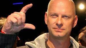 Hoffmann works as comedian on german television. Babypause Nicht Geplant Rudiger Hoffmann Wird Vater