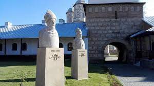 Iată 10 locuri de vizitat în brașov pentru a te bucura de tot ce are mai bun de oferit orașul de sub tâmpa. Obiective Turistice Importante In Targoviste Si Imprejurimi I L Caragiale Manesti Si Baltita Tara Dacilor