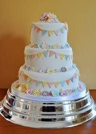 Www Cakecoachonline Com Sharing Bunting Wedding Cake By Sylvania Cakes Cakesdecor Com Cake Decorating Website Wedding Cakes Wedding Cake Bunting Cake Festival
