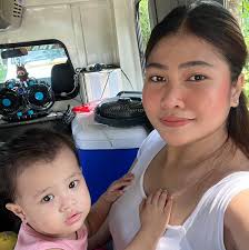 Sino nakaranas nitong kingki na suga eto yong ilaw nmin noon dahil mahirap  lang buhay nmin minsan wala pa kami pambili gas...