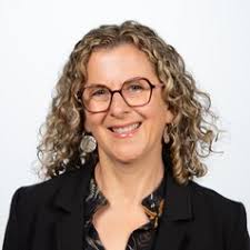 Natalie Sheard's Instagram, Twitter & Facebook