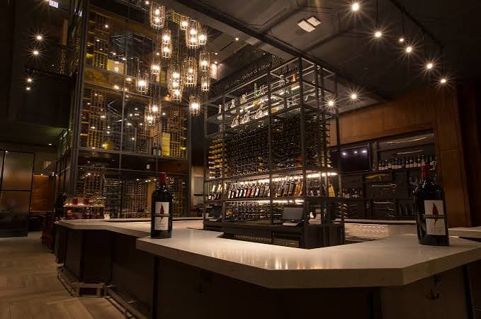 Inside Cooper's Hawk's First Chicago Restaurant, Now Open in Gold Coast | Eater Chicago