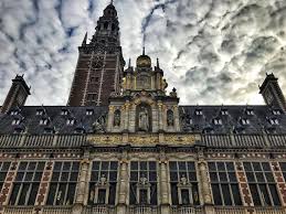 Zijn dood heeft in belgië, in aanloop naar een mogelijke rechtszaak, een fel debat doen ontbranden. Belgische Studentenclub Heft Zich Op Na Dodelijke Ontgroening Nrc