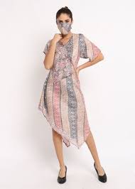 Untuk menyambut hari batik nasional, tentunya kamu harus menyiapkan. Baju Batik Wanita Nayla Asimetris Viscose Set Masker Pink Lengan Pendek Atasan Dan Tunic Wanita Zilingo Shopping Indonesia