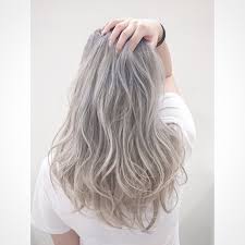 1度はチャレンジ オススメの金髪ハイトーンカラーの髪型をピックアップ hair 髪 シルバー グレー ヘアカラー 髪 白