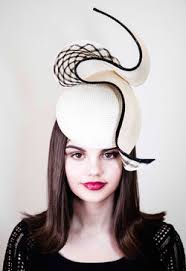Tracy Chaplin, milliner teaches millinery workshops in france near Tou