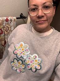 Anyone able to help me turn this photo into an SVG? I can't seem to get it  right.