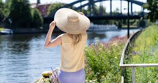 This coat will pull together all of your outfits for work or weekend, adding sophistication to everything from skirts and sweater dresses, to jeans and track pants. Sistermag50 Fashion Feature Summer In The City