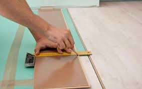 Laminati Kesmek Daha Iyi Laminat Parkenin Evde Talas Veya Hasar Olmadan Nasil Kesilecegi Zaten Monte Edilmisse Laminat Parke Nasil Kesilebilir