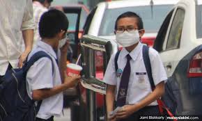 Those who are unable to make alternative care arrangements may continue to send their child to school. Malaysiakini 12 Private Schools Closed Because Of The Haze
