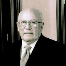 La familia llama, uno vuelve siempre al origen. Orgullosa de mis raíces.  Roberto Ruiz Obregón es considerado el más importante empresario queretano  de las últimas décadas, debido a que contribuyó a sentar