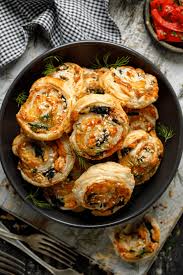 Dress each place setting with a printed menu so guests know what to expect throughout the evening. 30 Easy Finger Food Recipes For A Crowd Insanely Good