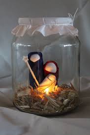 Crib In The Glass Dress Mendress Weihnachten Basteln Krippe Basteln Weihnachten Glaser Deko Winter Weihnachten