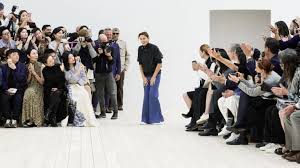 A look at the personal style of phoebe philo, the chloé alum now applying her midas touch to minimalist masterpieces at céline. 9 Phoebe Philo Proteges Who Are Keeping Her Aesthetic Philosophy Alive Fashionista
