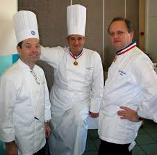 The main difference between the régiment de cuisine and a regular shokugeki is in the format of the challenge. Quand Paul Bocuse Jugeait Les Futurs Mof Lors De La Finale Organisee En Occitanie Bulles Gourmandes