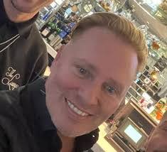 Tony Barlow's Instagram, Twitter & Facebook