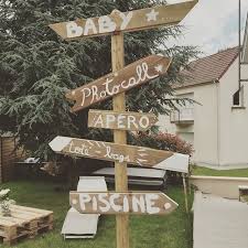 Baby Shower Indication Personnalisation Panneau Fleche Bois Babyshower Deco Jardin La Boite A Elle Baby Shower Table Decorations Decor