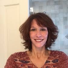 Lisa Sanzone's Instagram, Twitter & Facebook